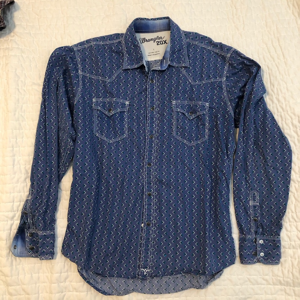 Wrangler button down shirt men’s size L